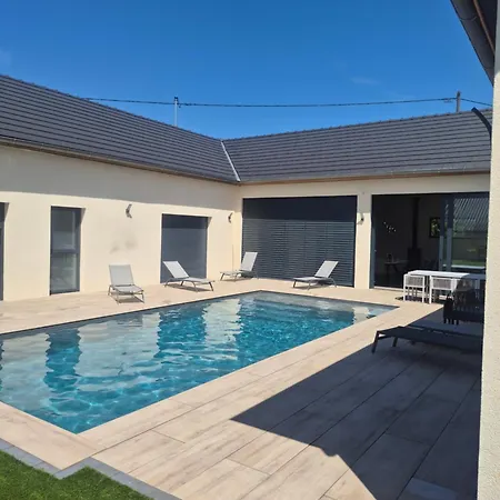 8 Personnes Piscine Villa